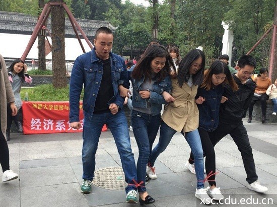 6-绑腿一起走2.jpg